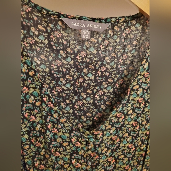 Laura Ashley floral dress. V neck. 3/4 sleeves. Black, green, pink. Size 6. - Picture 3 of 14